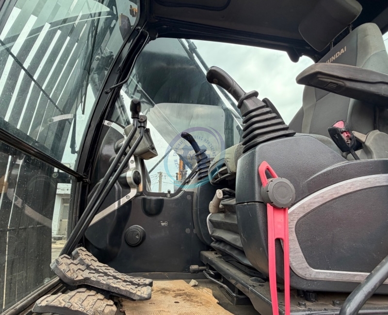 Used Hyundai 220 Excavator for Sale