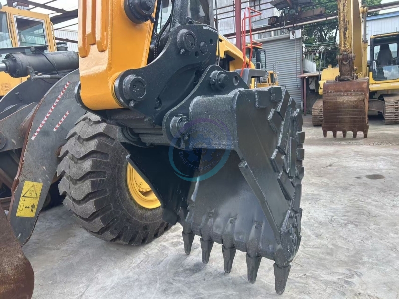 Used Hyundai 210W-9 Excavator for Sale
