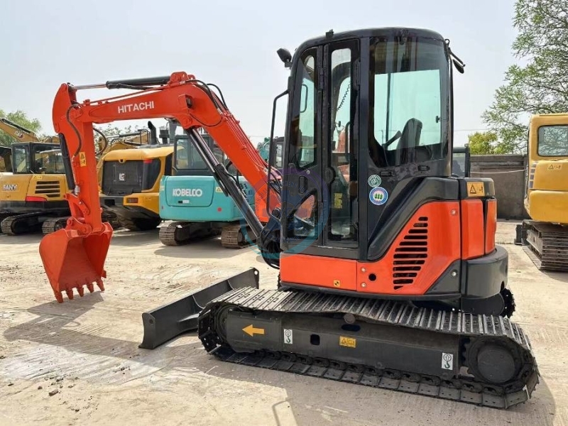Mini ZX50U Hitachi Excavator Used Construction Machinery 5T ZX50