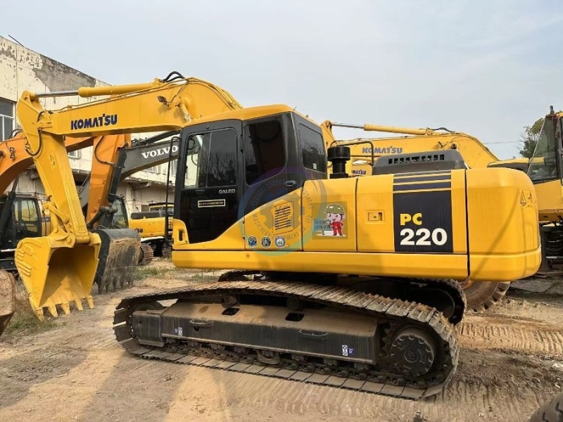 Secondhand Hydraulic Komatsu Mining Excavator Machinery PC220-7 22840KG