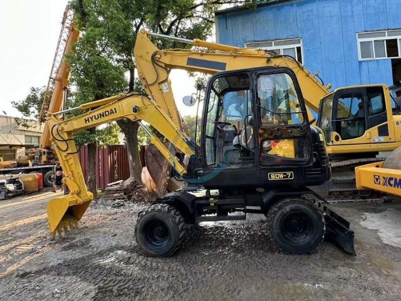 Original Hyundai R60w-7 Pre Owned Mini Excavator Used Wheel Digger 6 Ton
