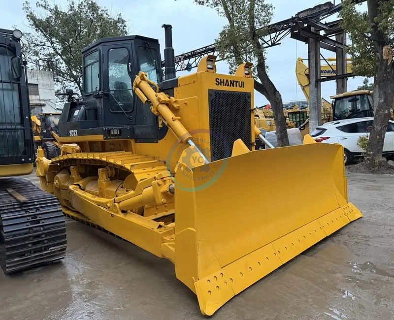 بلدوزر Shantui SD22 مستعمل للبيع