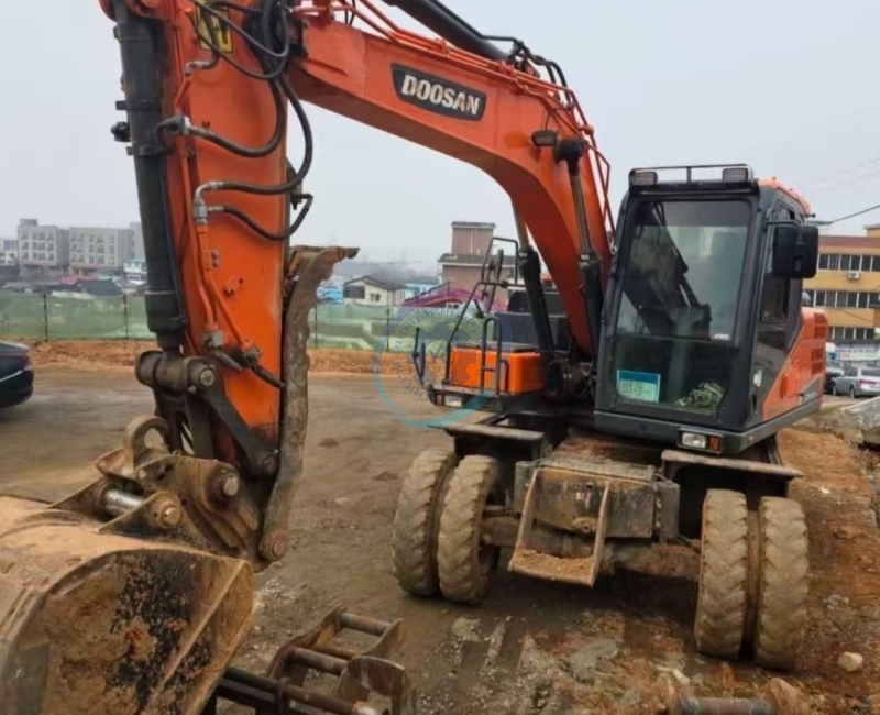 Used Doosan 140 Excavator for Sale