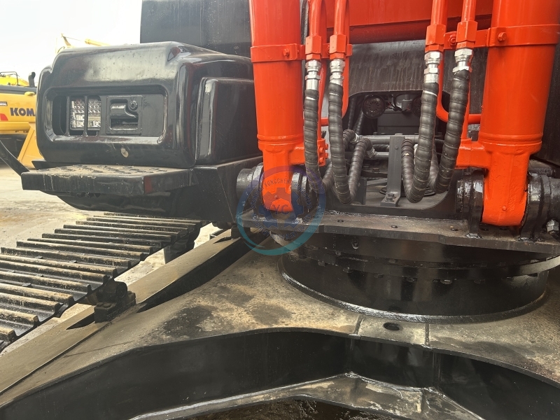 Used Hitachi 200 Excavator for Sale