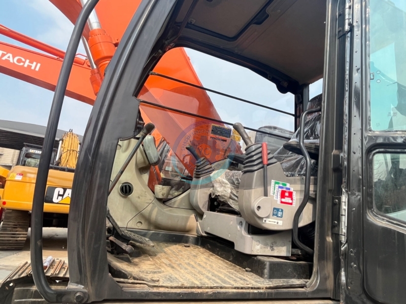 Used Hitachi ZX240 Excavator for Sale