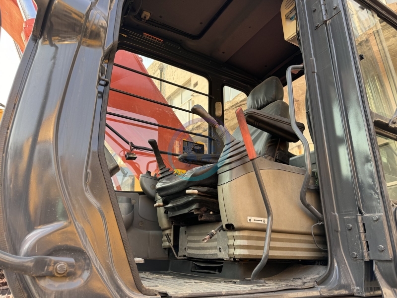 Used Hitachi 240 Excavator for Sale