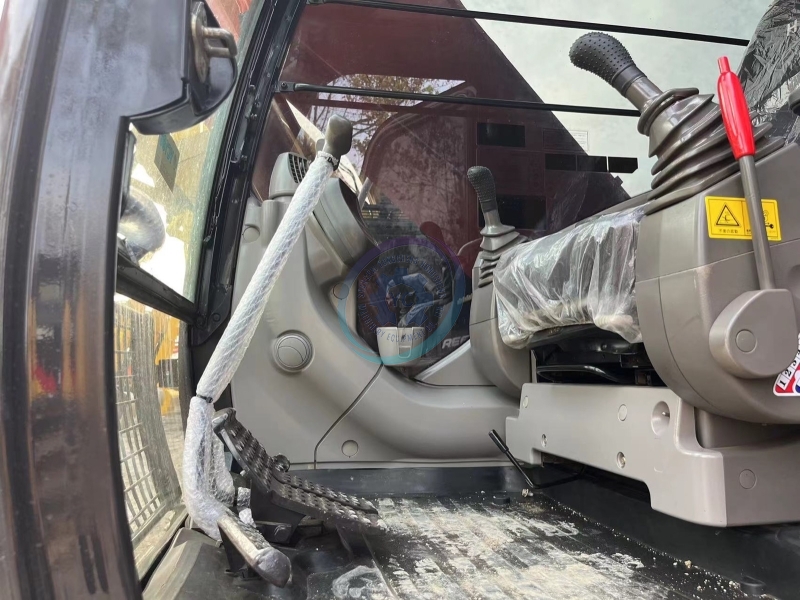 Used Hitachi 240 Excavator for Sale