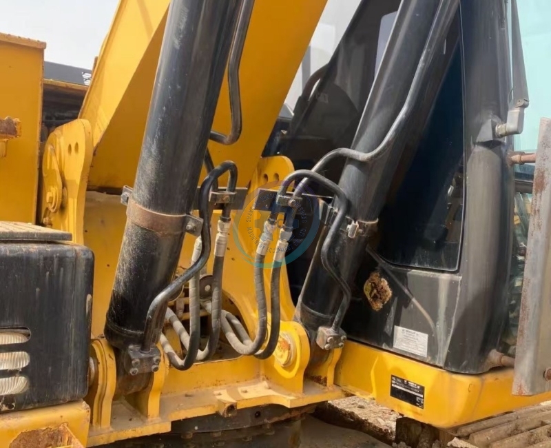 Used Caterpillar 318D2 Excavator for Sale