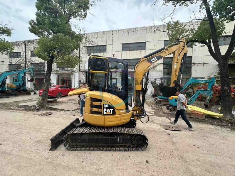 3150KG Caterpillar 303 Mini Used Excavator Second Hand Micro Digger