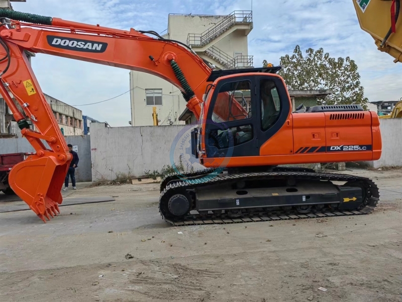 Used Doosan DX225 Excavator for Sale