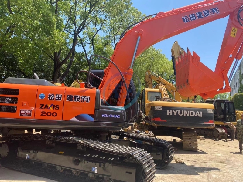 Used Hitachi 200 Excavator for Sale