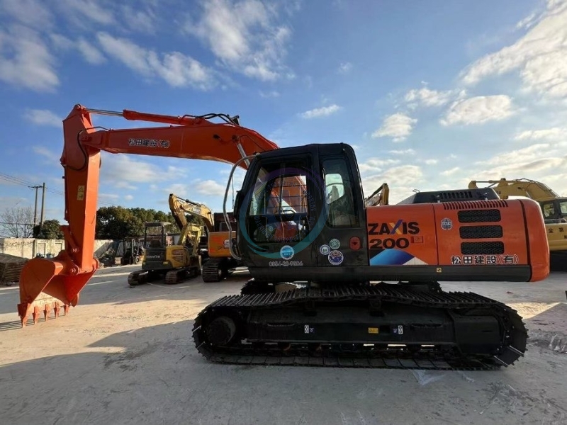 Japan Original Used Hitachi ZX200 Hydraulic Crawler Excavator Second Hand Machinery 100KW Power