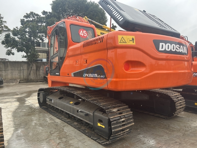Used Doosan DX225 Excavator for Sale