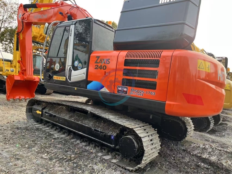 Used Hitachi 240 Excavator for Sale