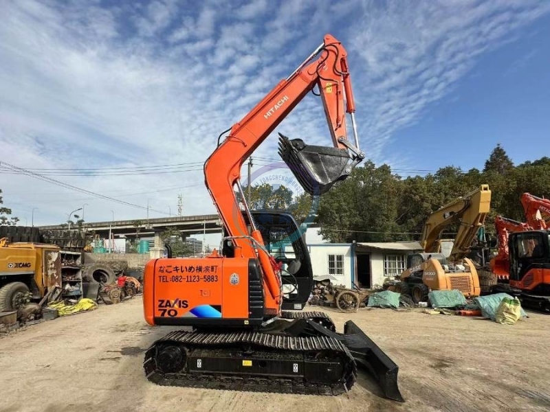 Repossessed Old Hitachi Mini Excavator Zx70 Construction Machinery