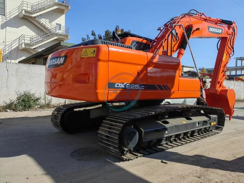 Used Doosan DX225 Excavator for Sale