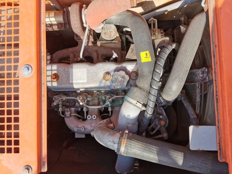 Little Working Hours Used Cheap Hitachi 135 Excavator