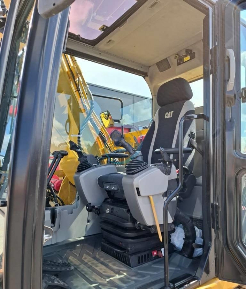 High Quality Low in Price CAT 318D 318E 318FL Mini Working Used Original JAPAN Excavator