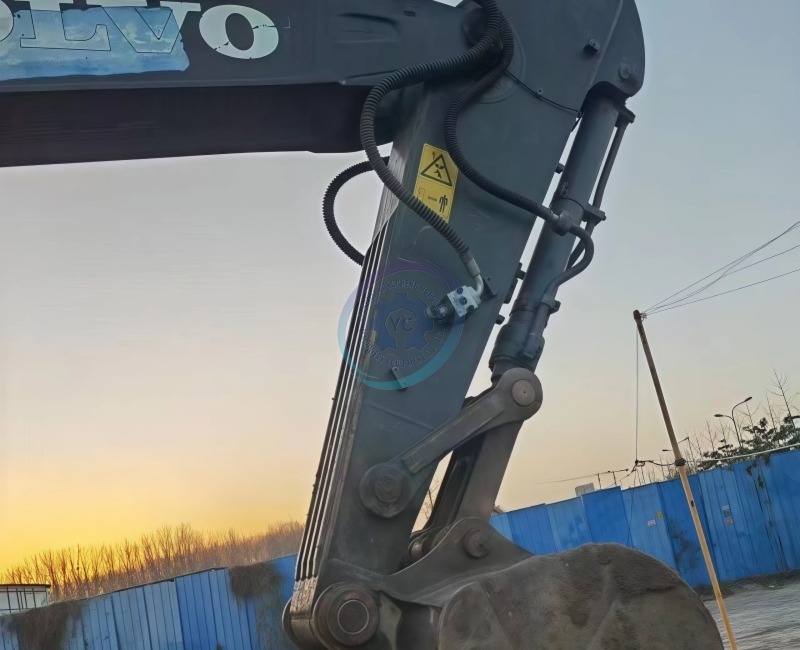 Used Volvo 380 Excavator for Sale