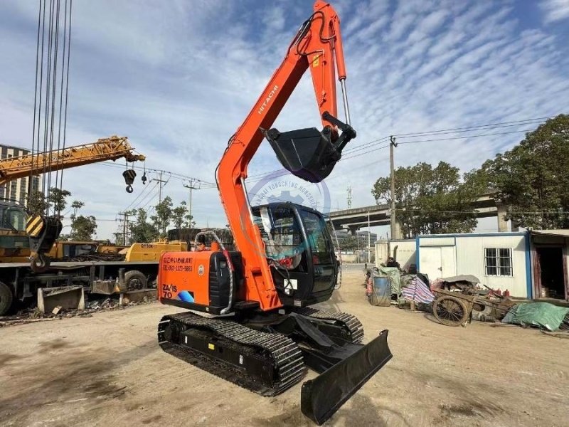 Repossessed Old Hitachi Mini Excavator Zx70 Construction Machinery