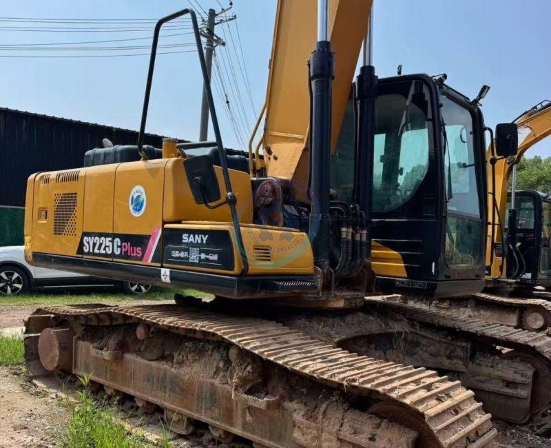 Used SANY 225C Excavator for Sale