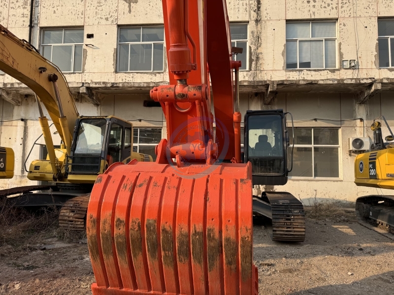 Used Hitachi 240 Excavator for Sale