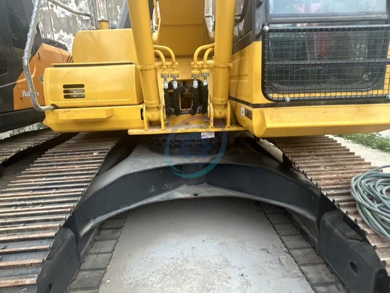 Used Komatsu PC240 Excavator for Sale