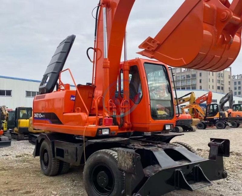 Used Doosan DH210W Excavator for Sale