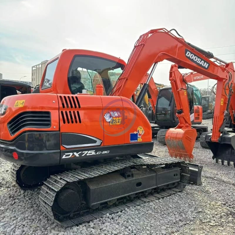 Powerful second-hand 7ton wheeled crawler DX75 excavator for sale