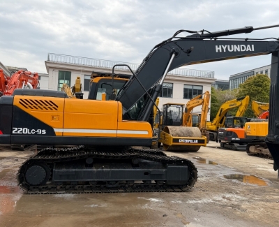 Used Hyundai 220 Excavator for Sale