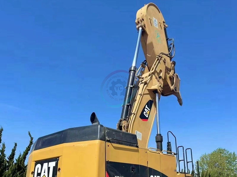 Used CAT Heavy Equipment Crawler Excavator 374d  Digger for Sale