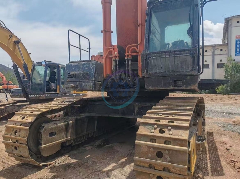 Used Hitachi ZX690 Excavator for Sale