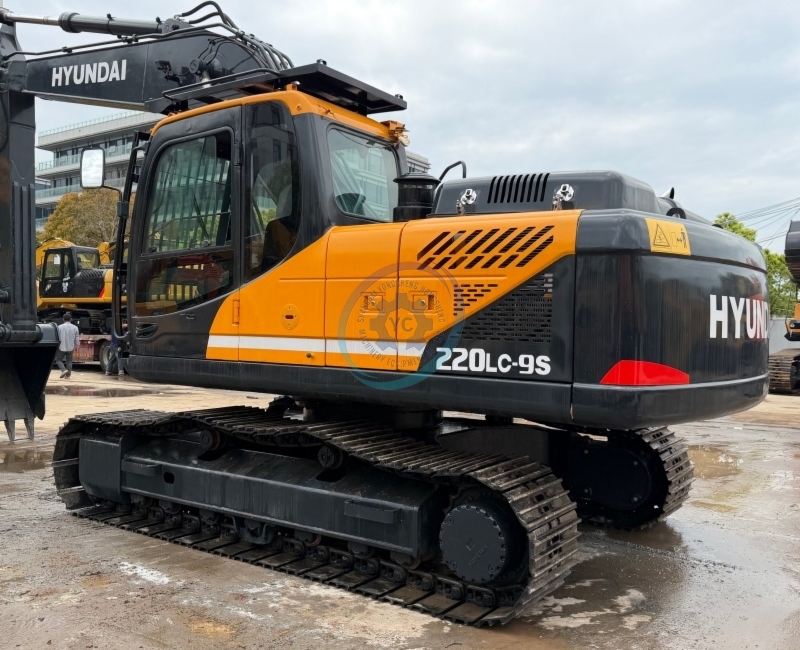 Used Hyundai 220 Excavator for Sale