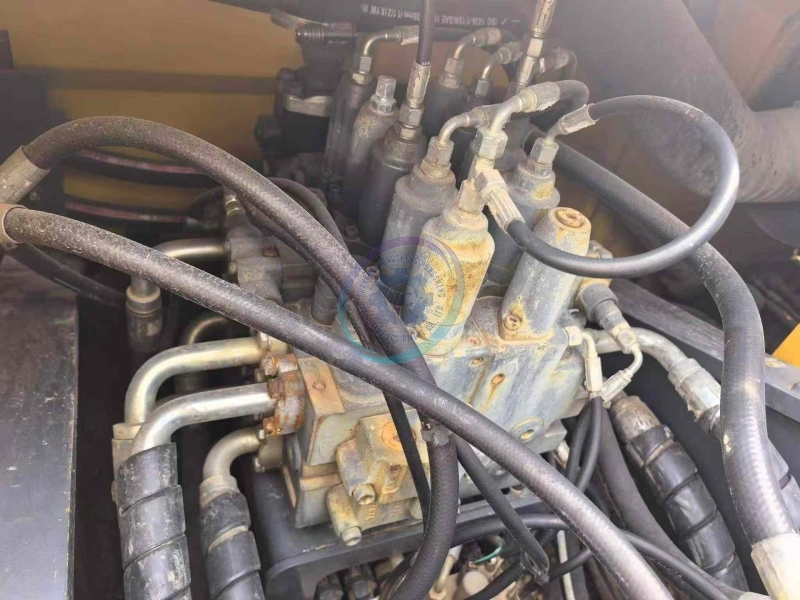 Used John Deere 210 Excavator for Sale