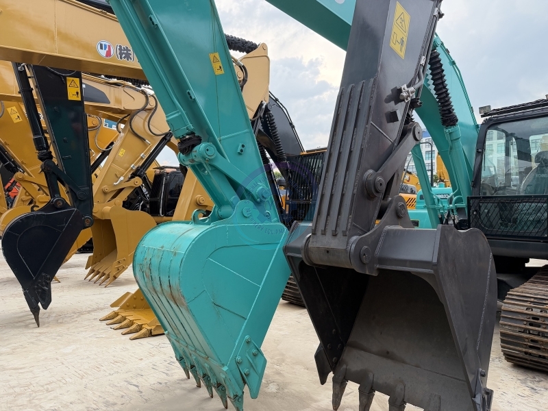 Used Kobelco 210 Excavator for Sale