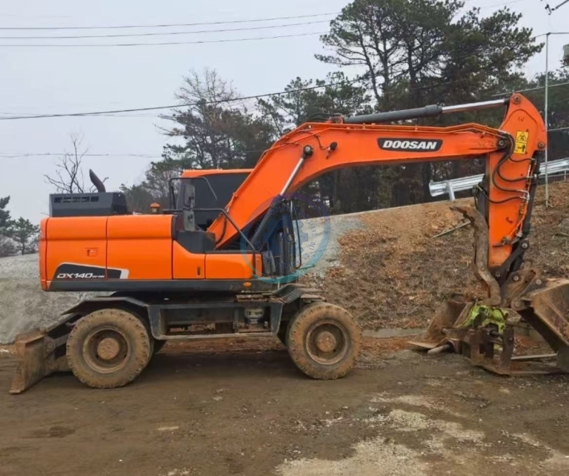 Used Doosan 140 Excavator for Sale