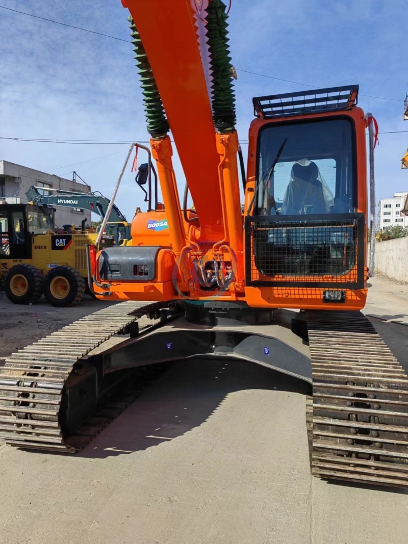 Used Doosan DX225 Excavator for Sale