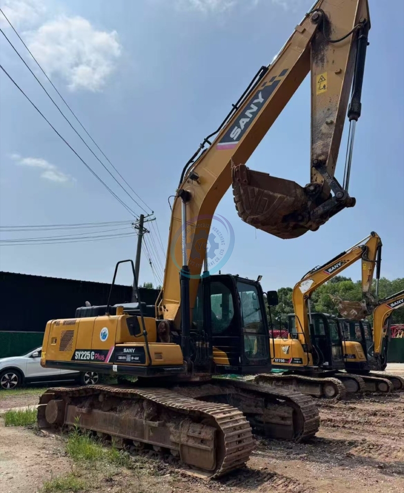 Used SANY 225C Excavator for Sale
