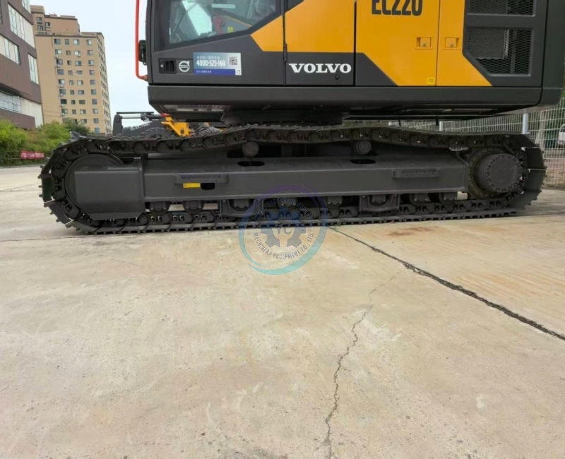 Used Volvo 220 Excavator for Sale