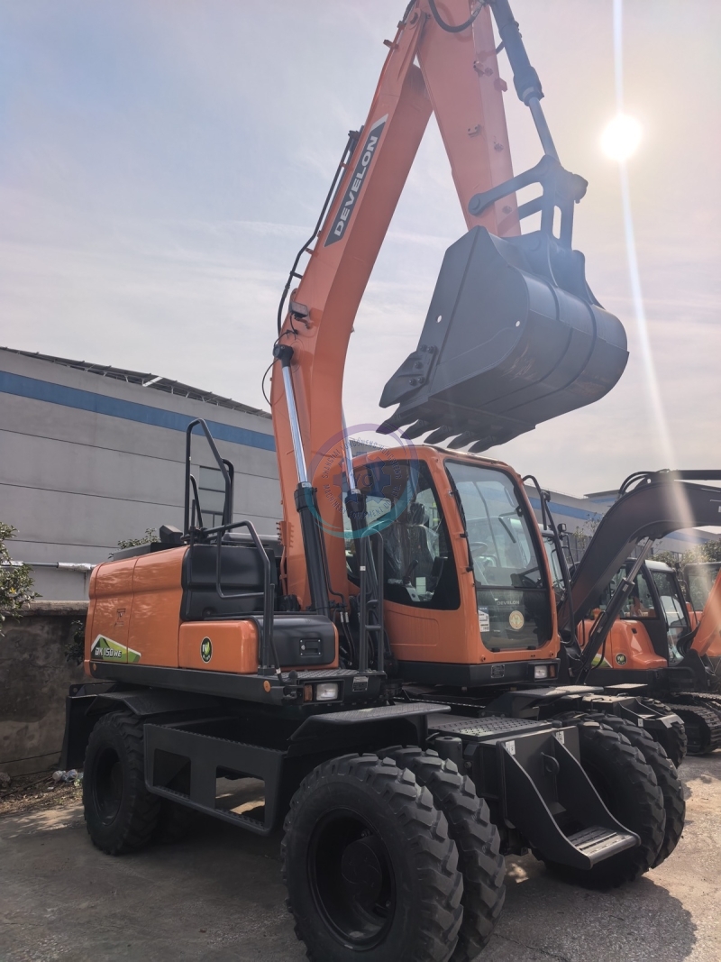 Used Doosan DX150WE Excavator for Sale