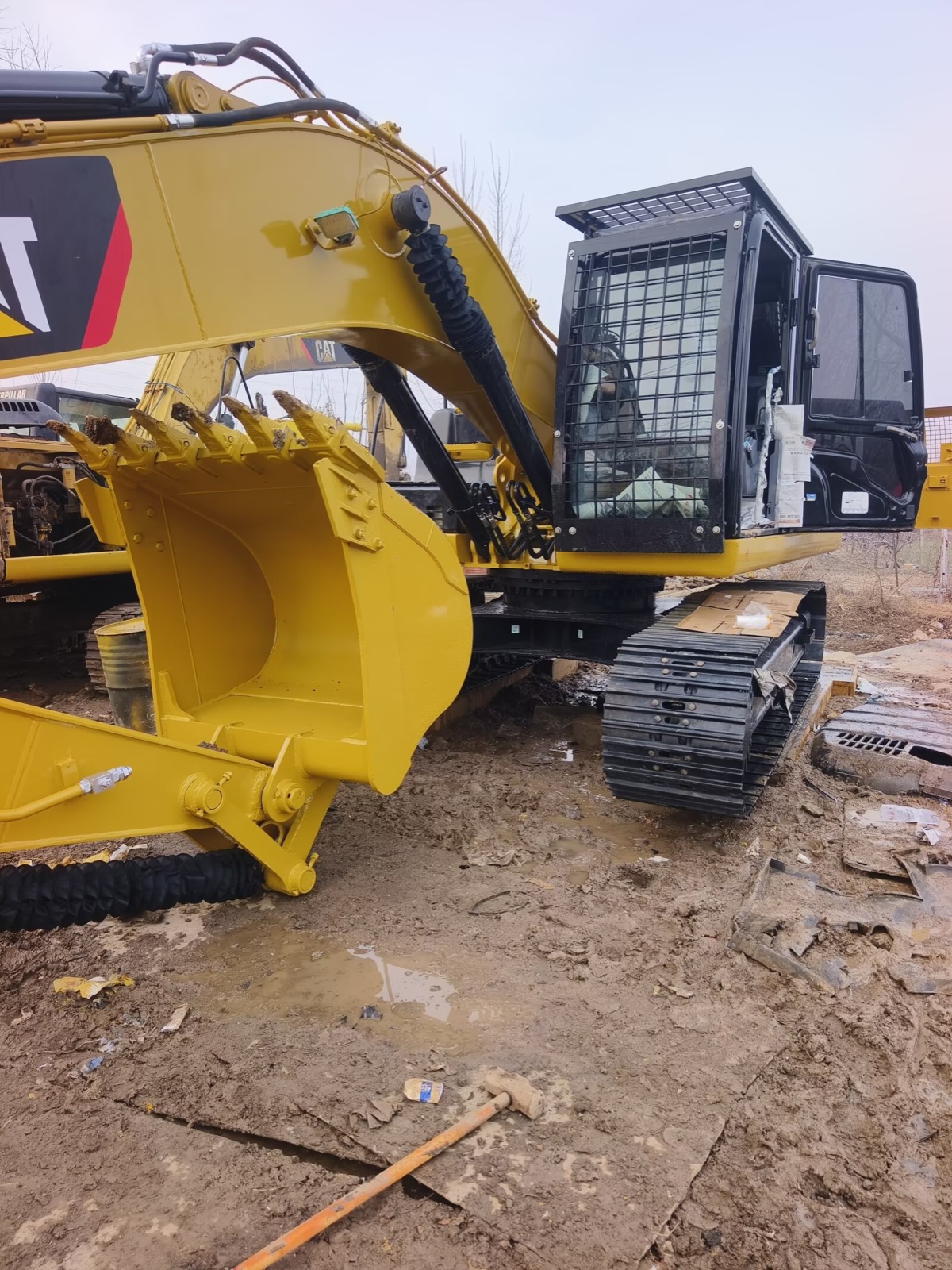 Used CAT 320D excavator bucket boom and cab