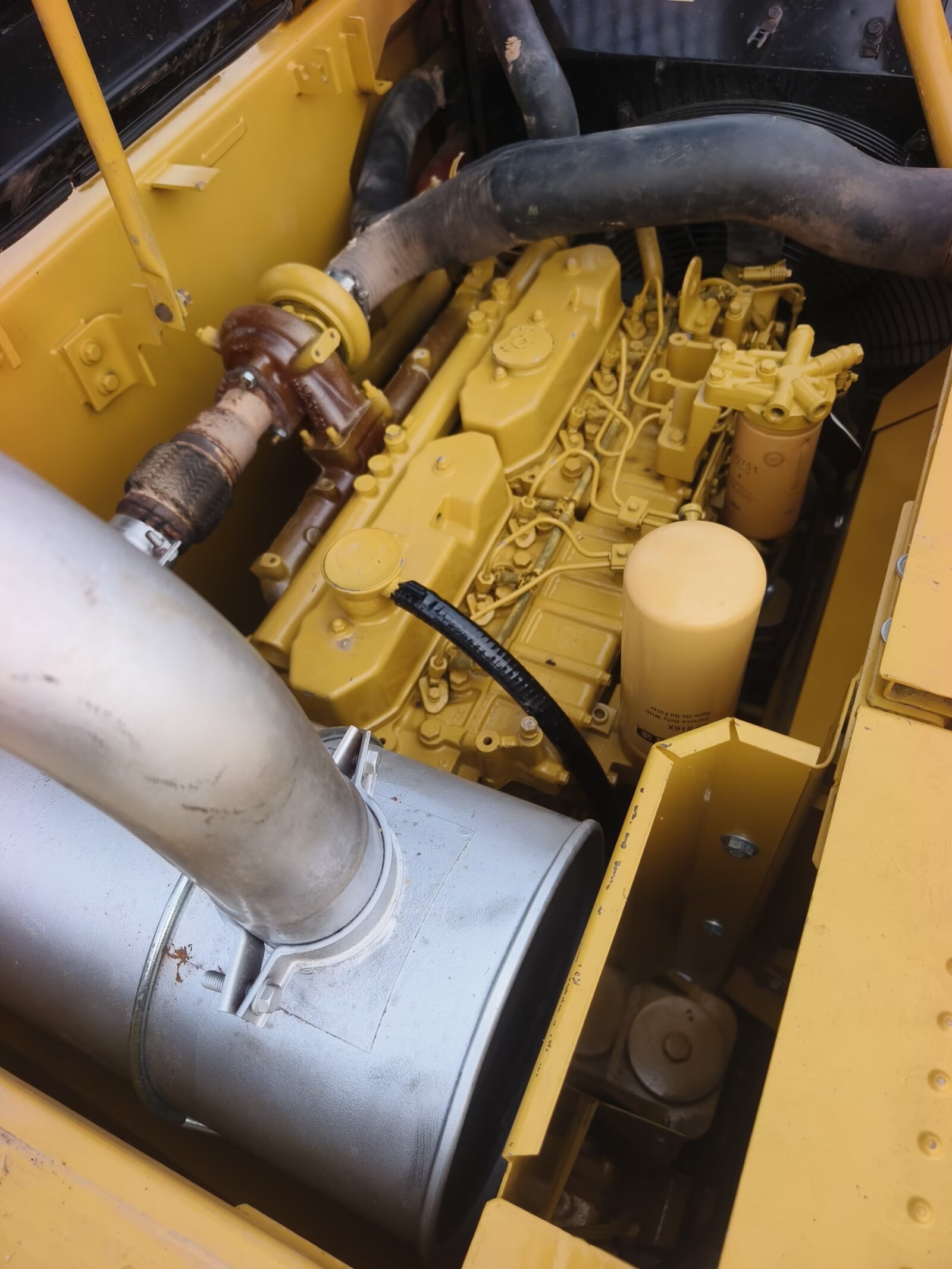 Used CAT 320D direct injection engine inspection